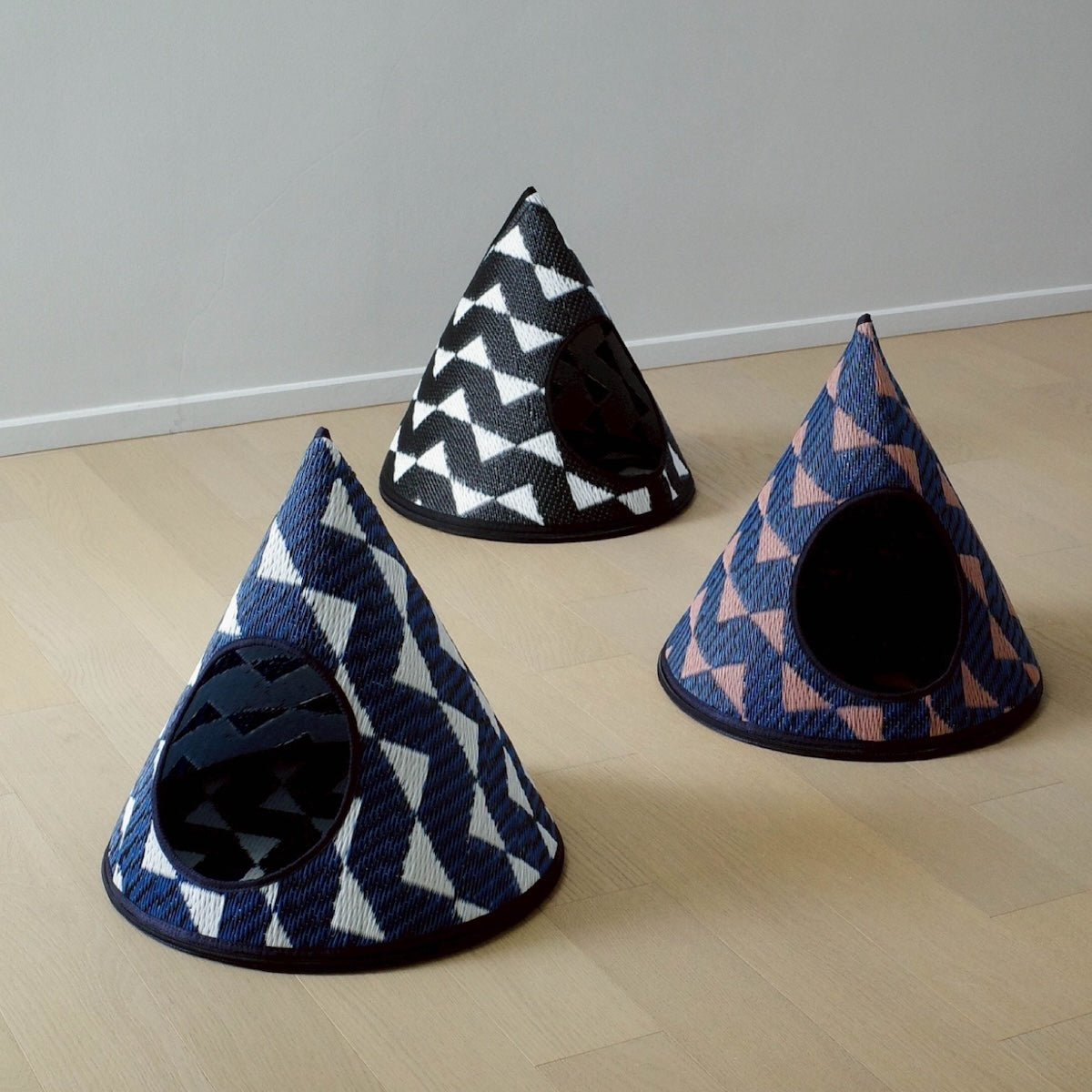 Canyon Pet House (Pre - Order)