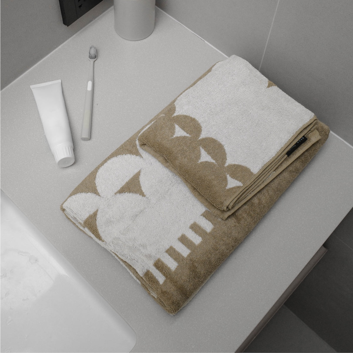Laku Towel