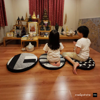 Bouton cushion (Pre-order)