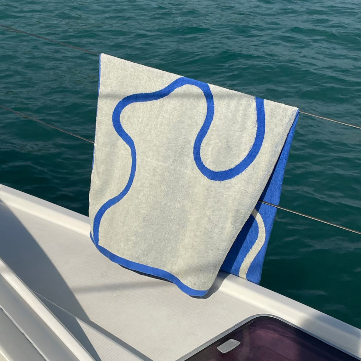 Towel Design Matter - Flume (Champagne x Cerulean Blue)