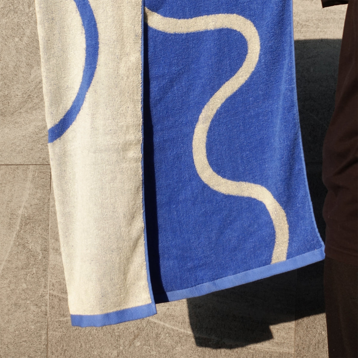 Towel Design Matter - Flume (Champagne x Cerulean Blue)
